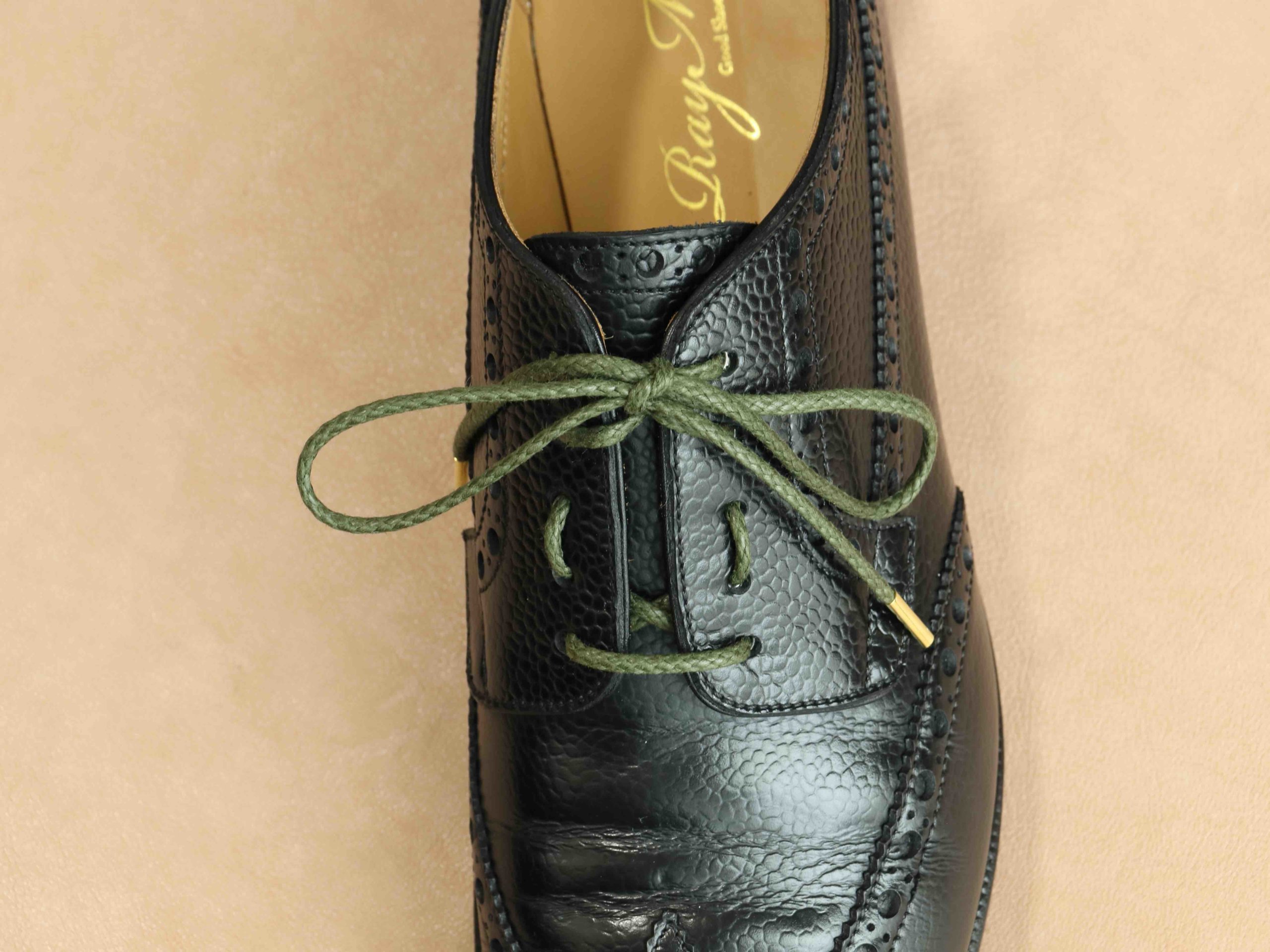 動画でわかる 革靴の紐の結び方 通し方７選 ビジネスシューズ向けのパラレルなど Kutsumedia クツメディア 革靴と靴磨きのブログメディア