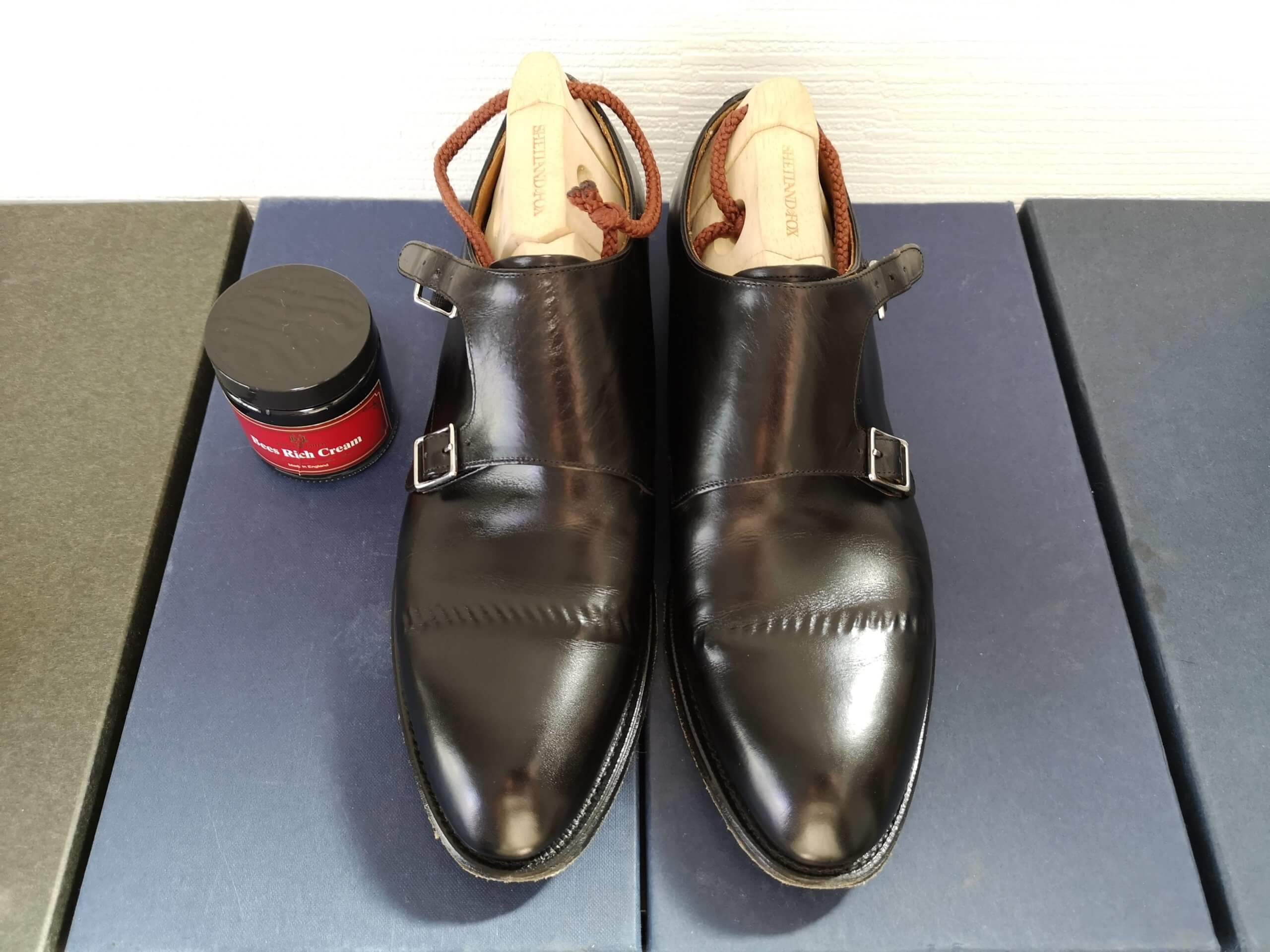 イングリッシュギルド・ビーズリッチクリームをレビュー【黒が青い】 | KutsuMedia（クツメディア）-革靴と靴磨きのブログメディア